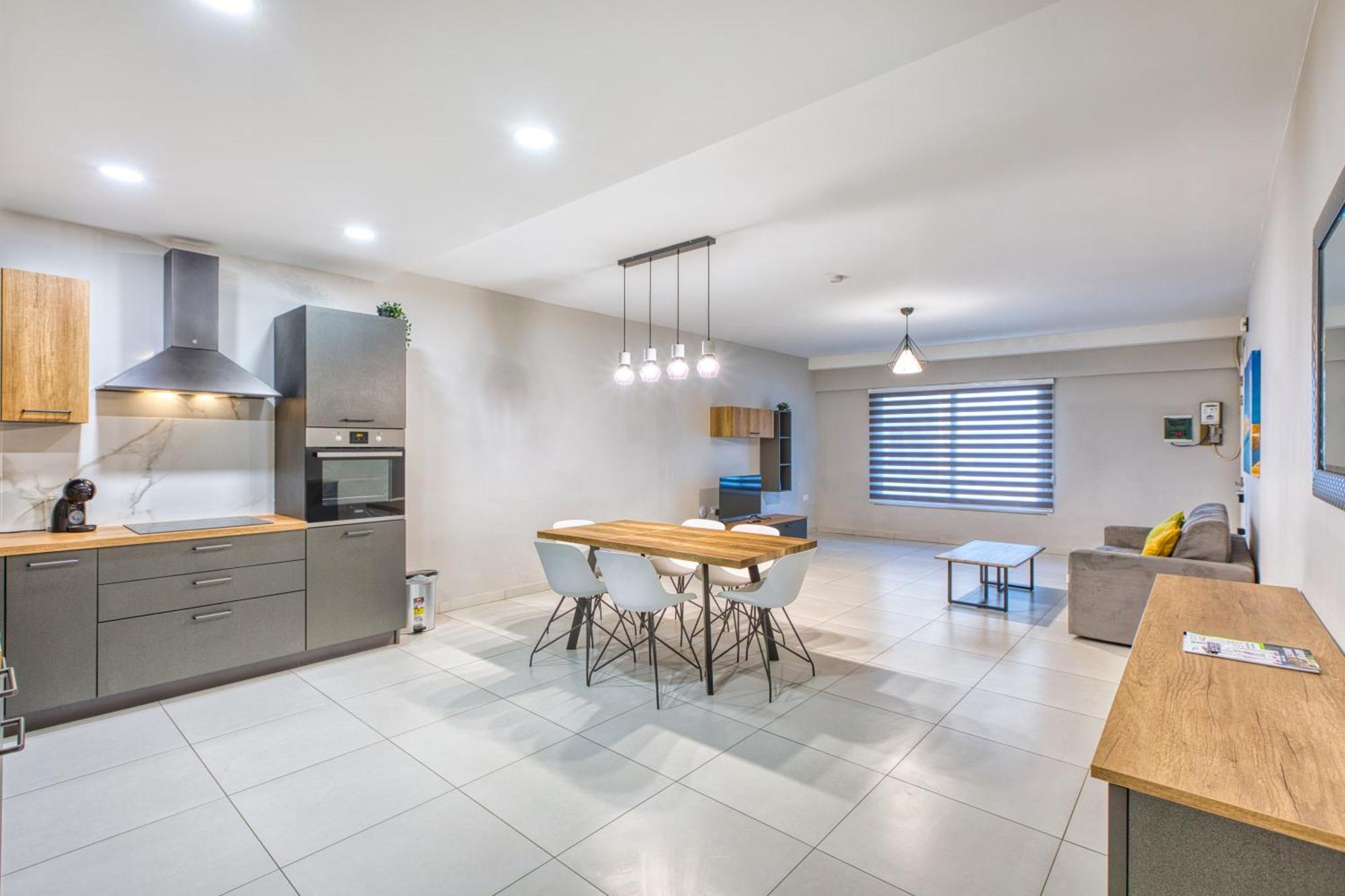 Unique Two Bedroom Apt With Huge Outdoor Area And Close To Entertainment Is-Swieqi Eksteriør billede