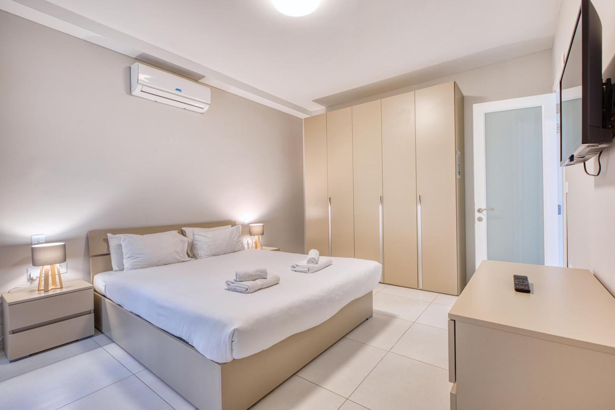 Unique Two Bedroom Apt With Huge Outdoor Area And Close To Entertainment Is-Swieqi Eksteriør billede