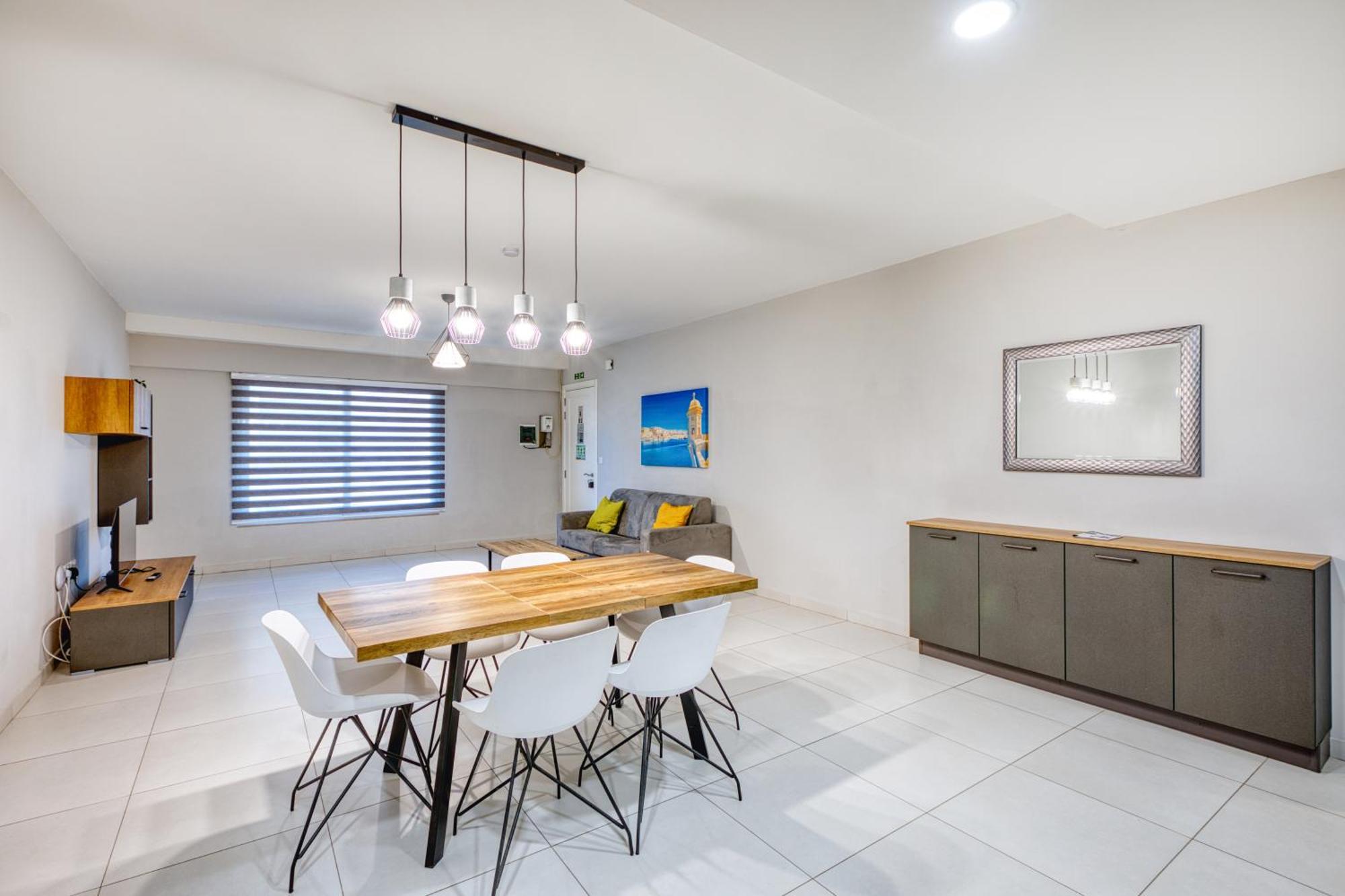Unique Two Bedroom Apt With Huge Outdoor Area And Close To Entertainment Is-Swieqi Eksteriør billede